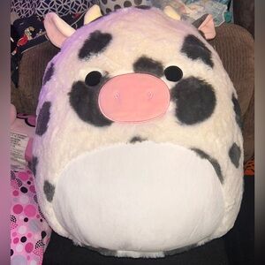NWT Colin the Cow Fuzzamallow Squishmallow 16 inch